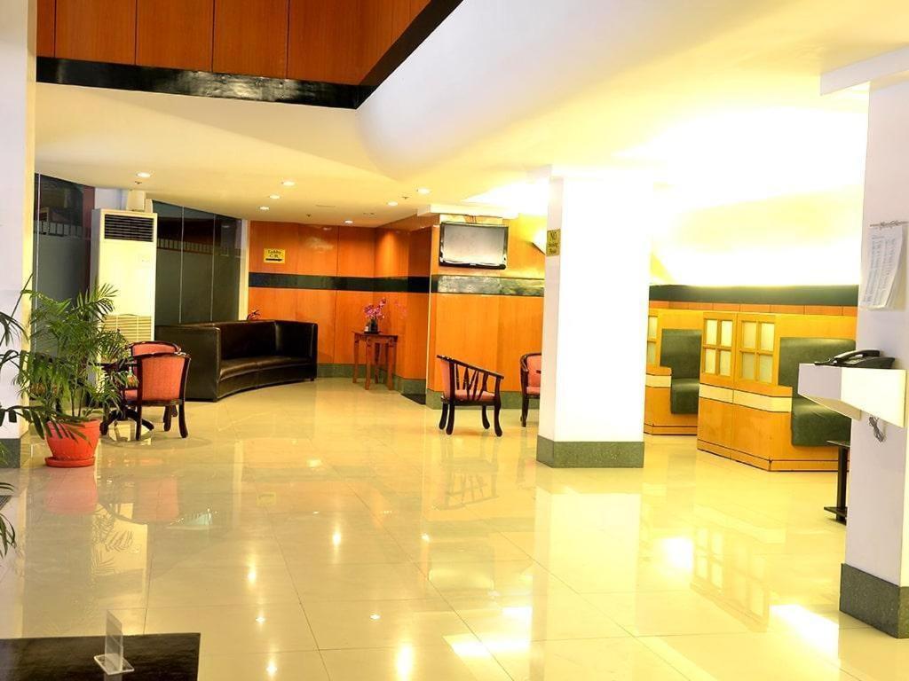 Hotel Sogo Tarlac Экстерьер фото