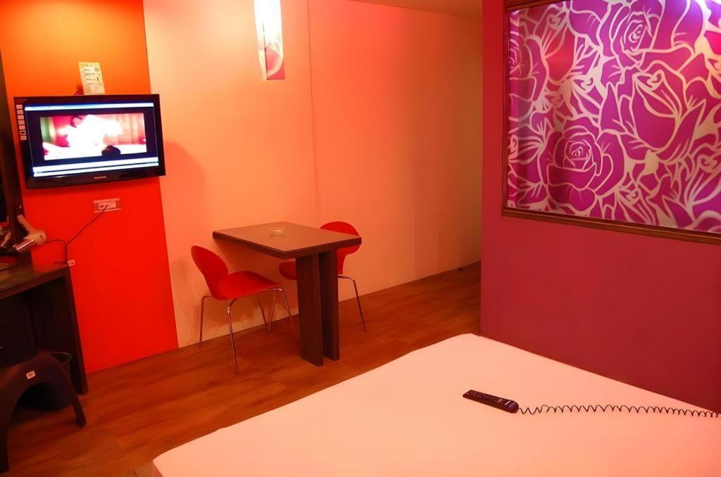 Hotel Sogo Tarlac Экстерьер фото