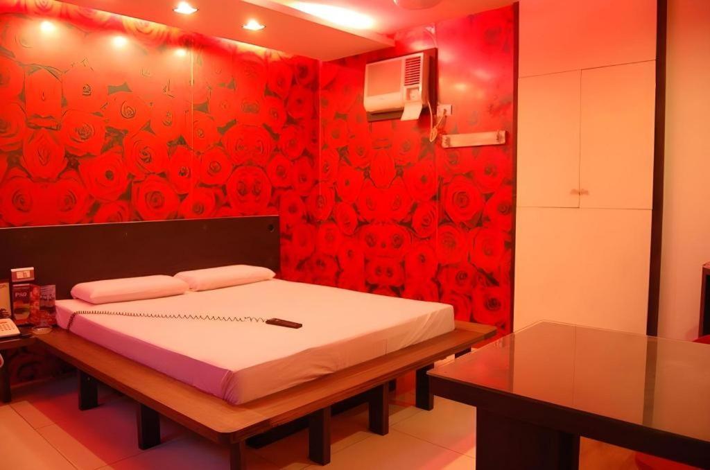 Hotel Sogo Tarlac Экстерьер фото