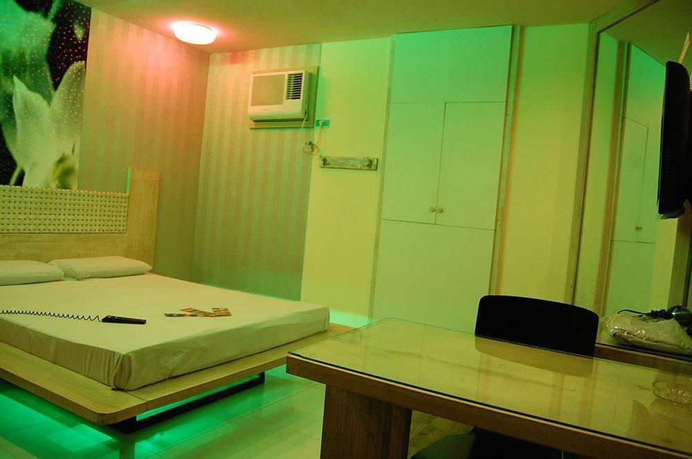 Hotel Sogo Tarlac Экстерьер фото