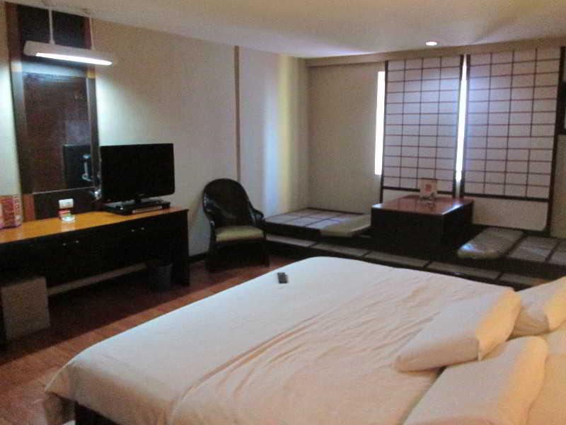 Hotel Sogo Tarlac Экстерьер фото