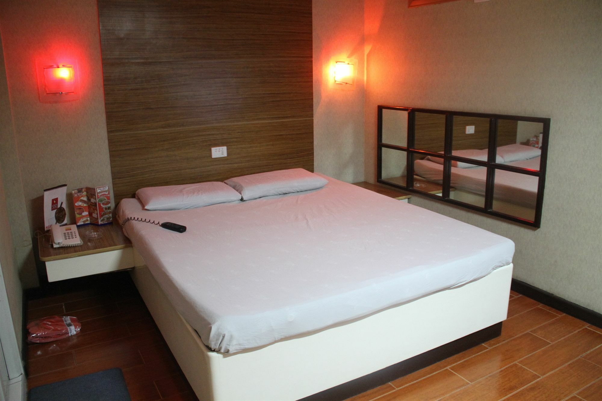 Hotel Sogo Tarlac Экстерьер фото